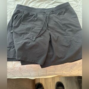 Lululemon Men’s License to Train Shorts (XL) 7”